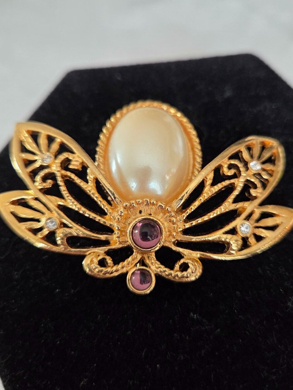 Vintage Avon Gold Tone and Faux Gem and Pearl Bumble Bee Brooch